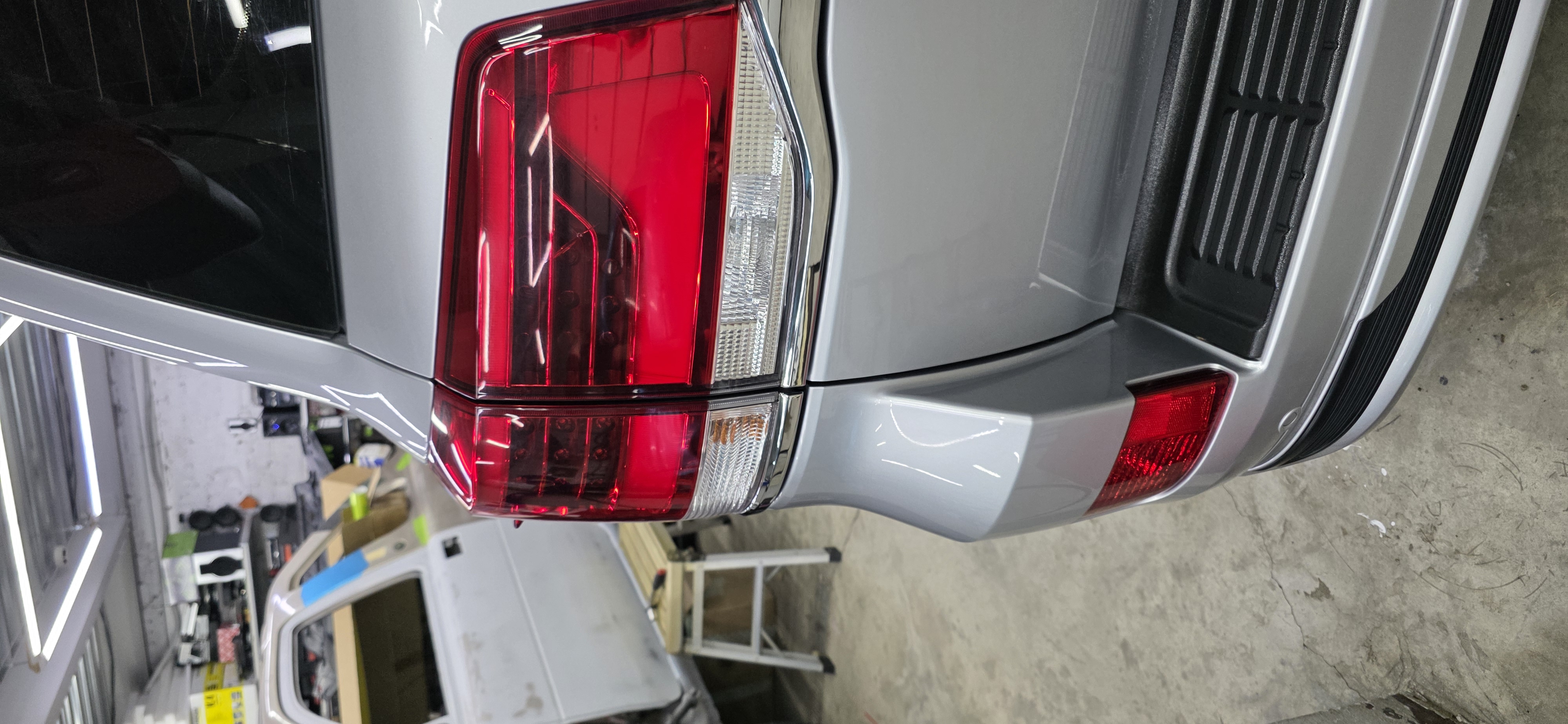 Toyota LC 200 полировка+керамика - работа 12