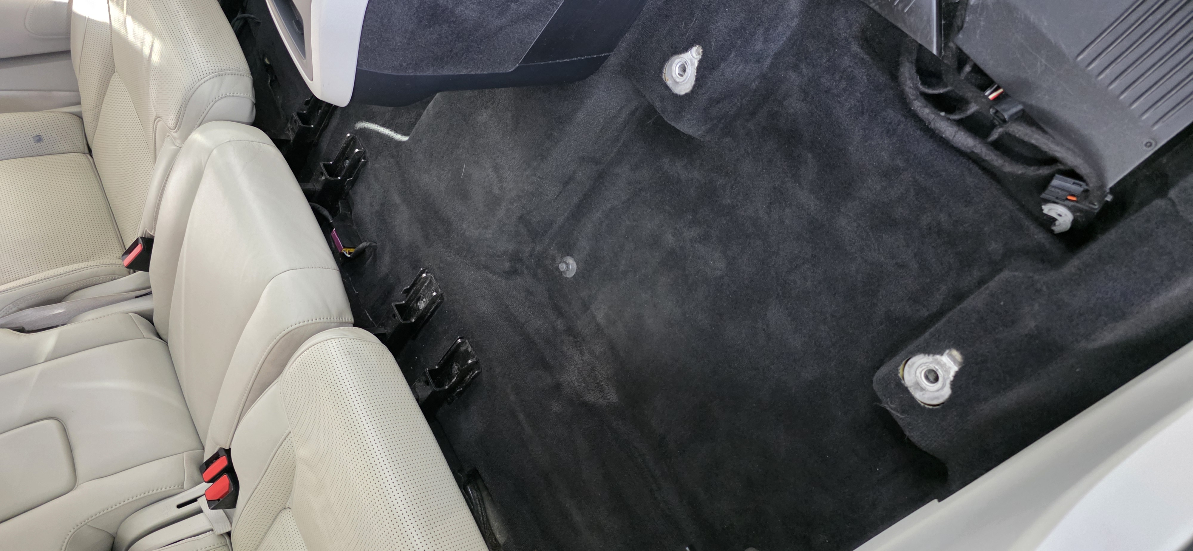 Химчистка и полировка Volvo XC 90 до и после - работа 9