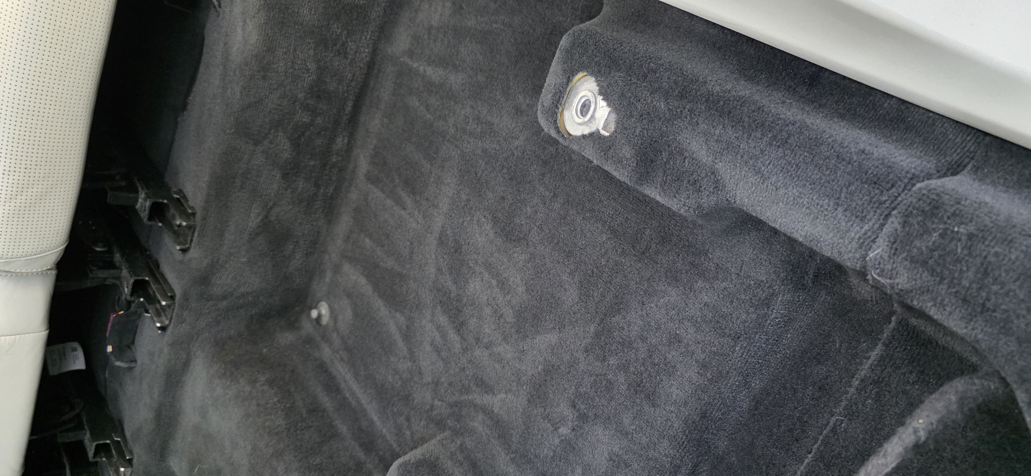 Химчистка и полировка Volvo XC 90 до и после - работа 12