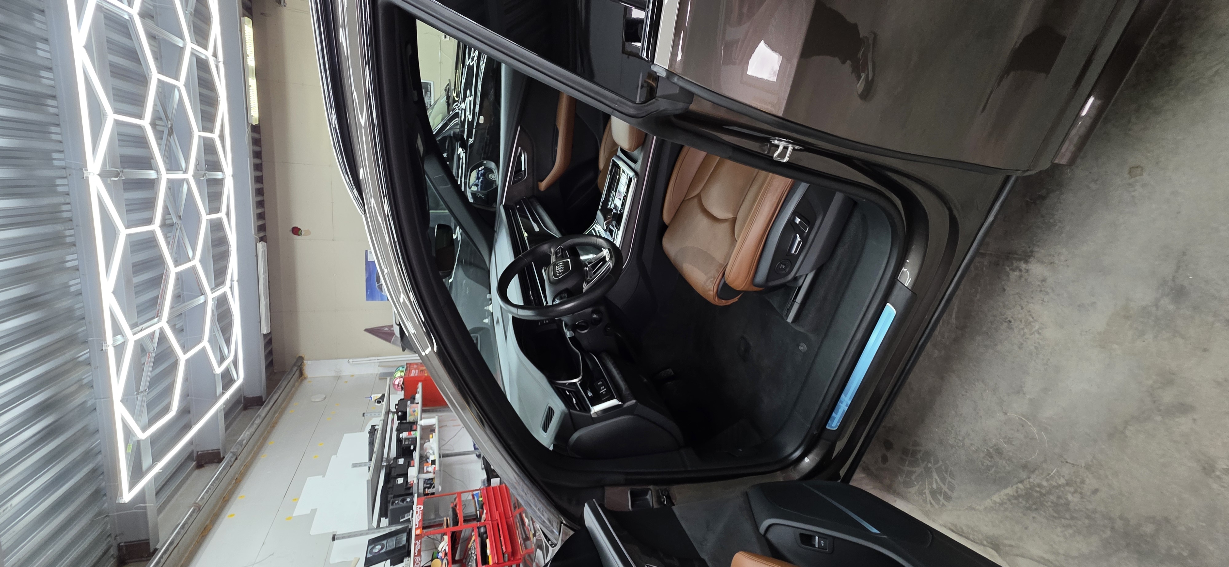 AUDI Q8 полировка и химчистка - работа 4