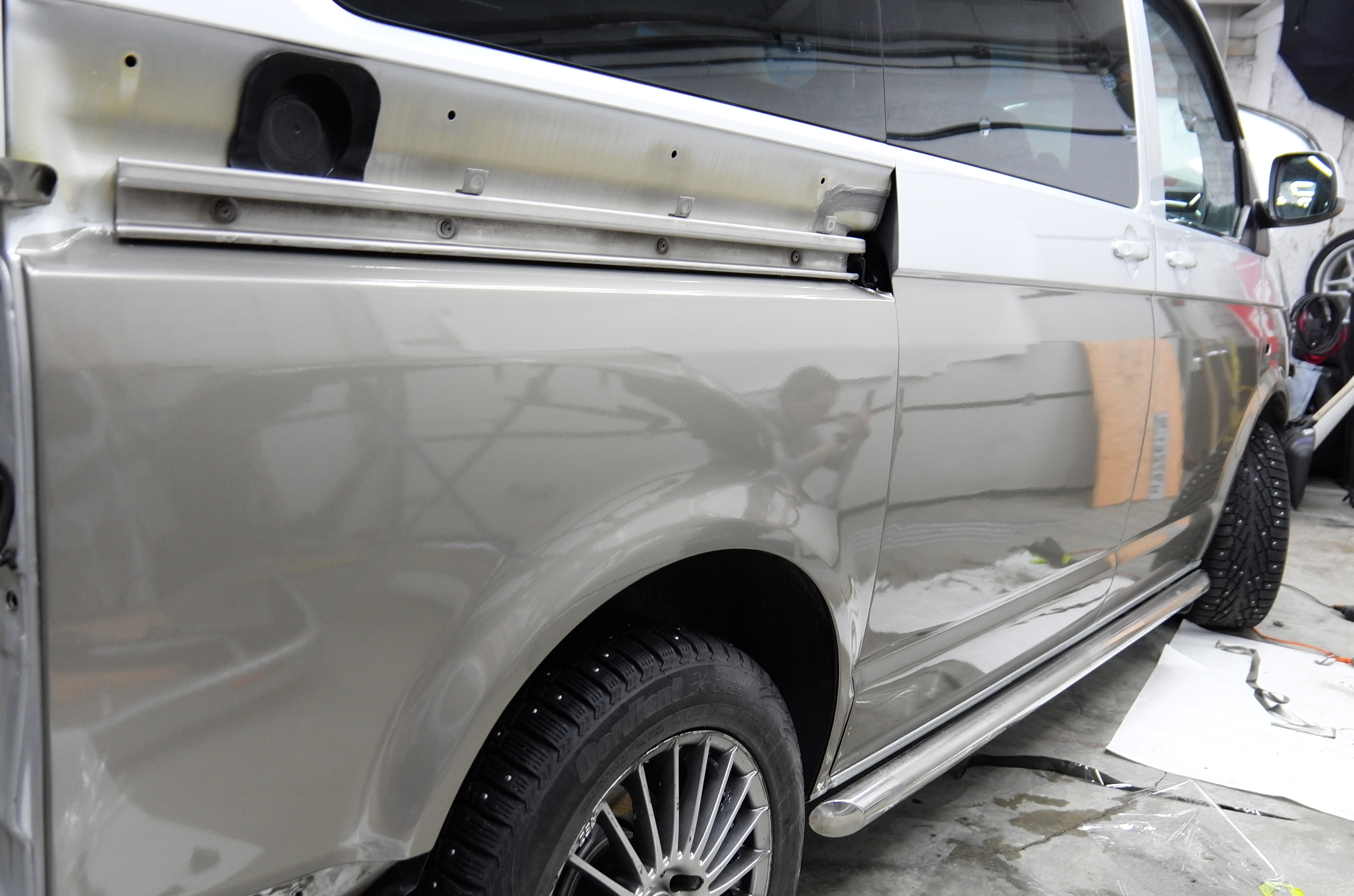 Оклейка в два цвета винилом - работа 10