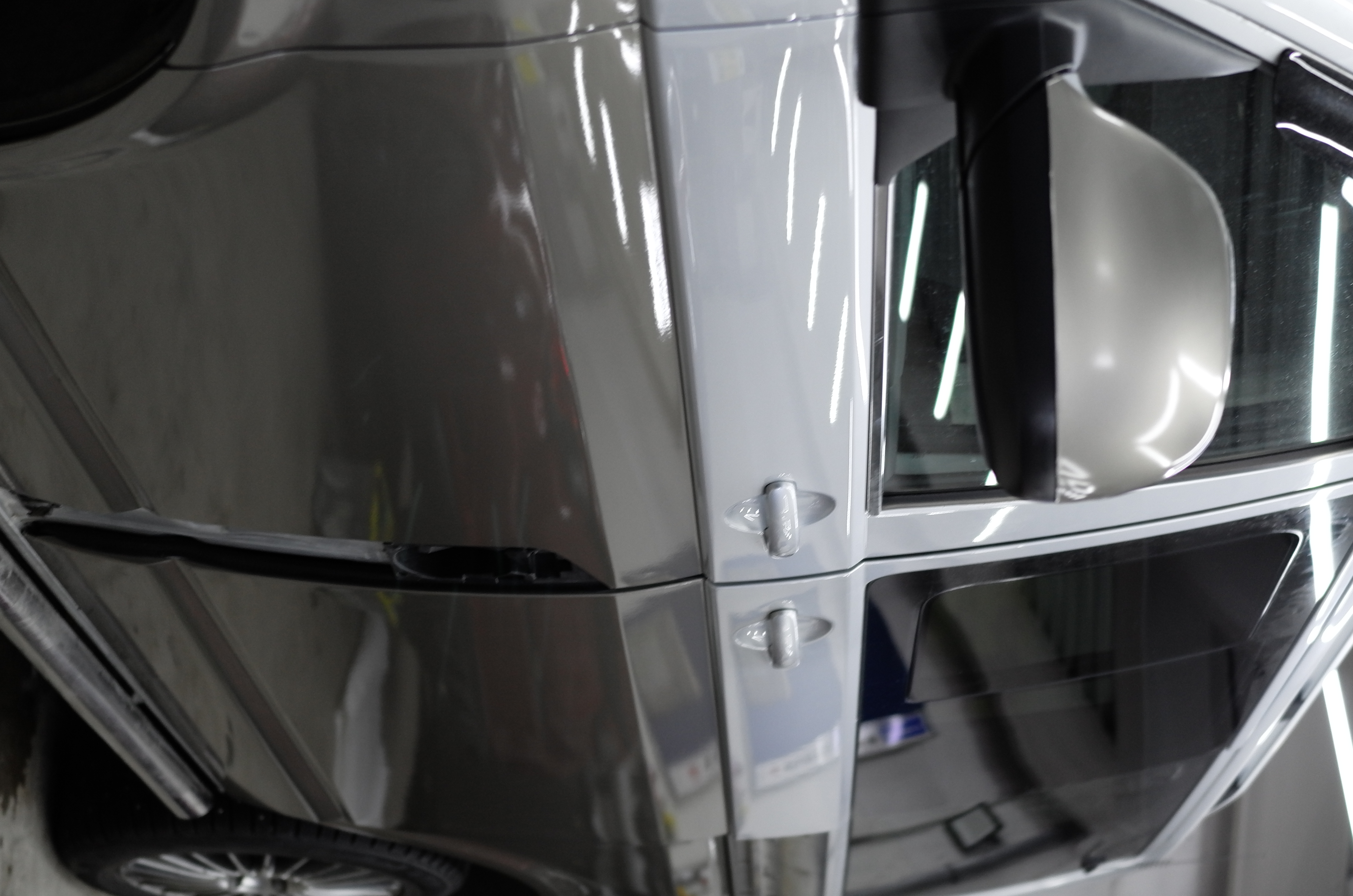 Оклейка в два цвета винилом - работа 1