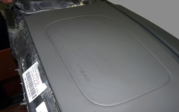 Перетяжка торпедо кожей - работа 16