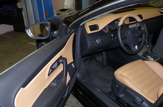 Перетяжка торпедо кожей - работа 43